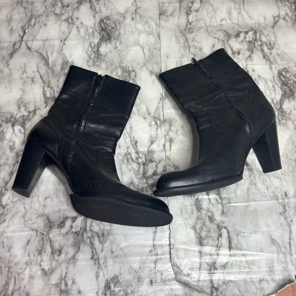Eddie Bauer Vintage Y2K Black Leather Chunky Heel Boots Ankle Size 11 zip up - Picture 11 of 11